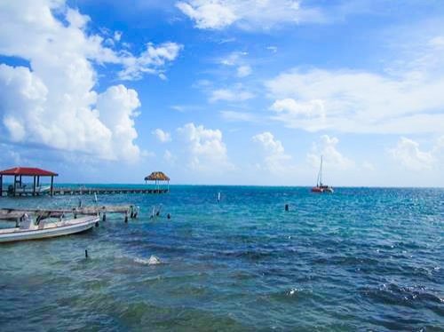 Turquoise water in San Pedro in Ambergris Caye, Belize