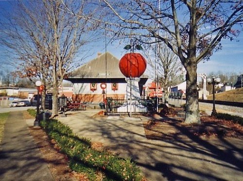 The Big Red Apple in Cornelia, GA