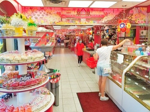 SARRIS CANDIES store