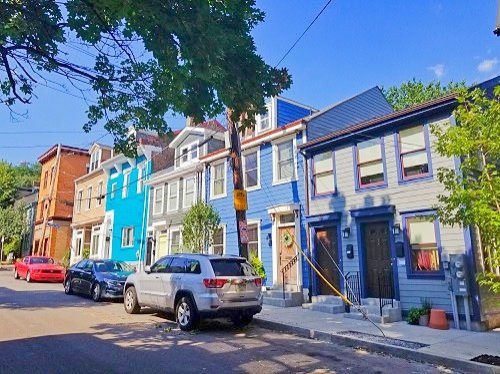 colorful houses in Pittsburgh's Mexican War Streets neighborhood