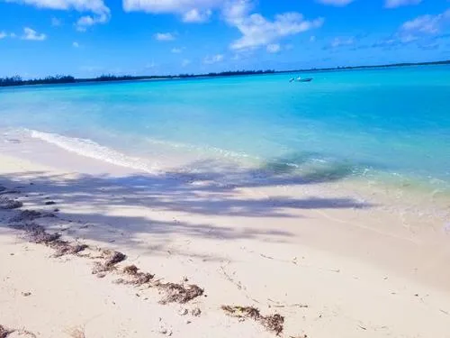 Major’s Cay Bay beach on Crooked Island