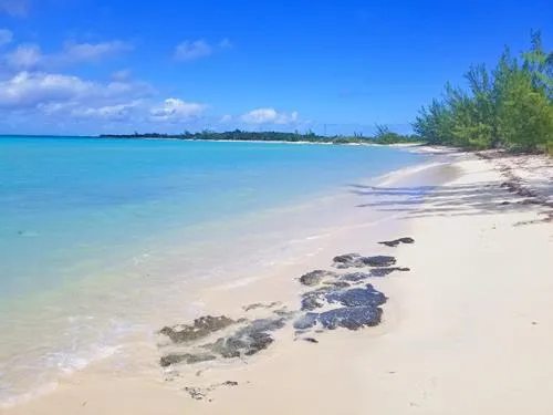 Major’s Cay Bay beach on Crooked Island