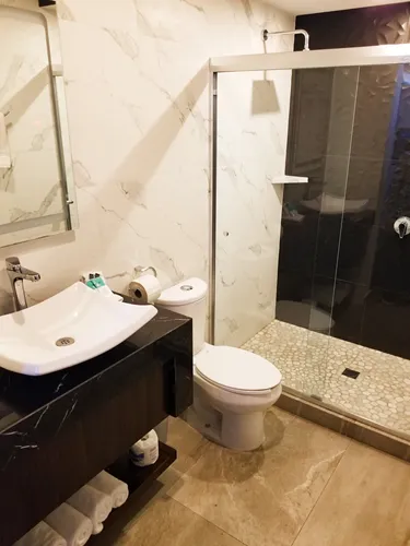 bathroom at Sand Mar Hotel