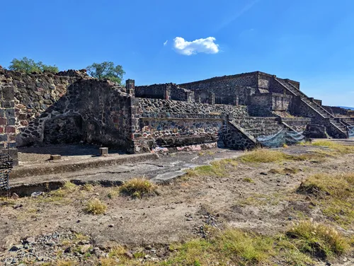 Calzada de los Muertos in Teotihuacan