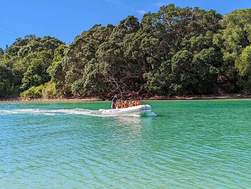 Cathedral Cove boat tour in New Zealand