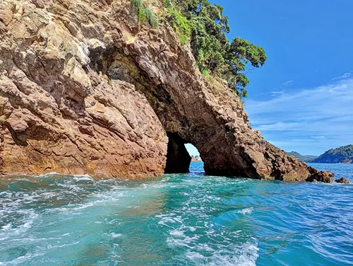 Cathedral Cove boat tour in New Zealand