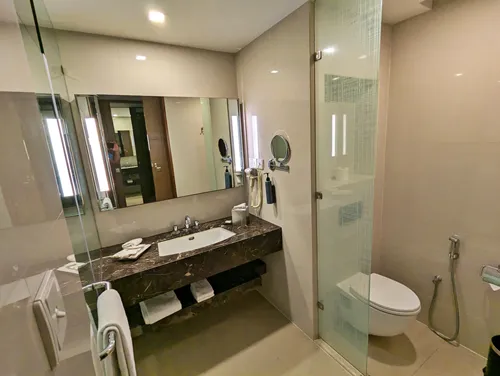 Bathroom at the Courtyard by Marriott Agra in India
