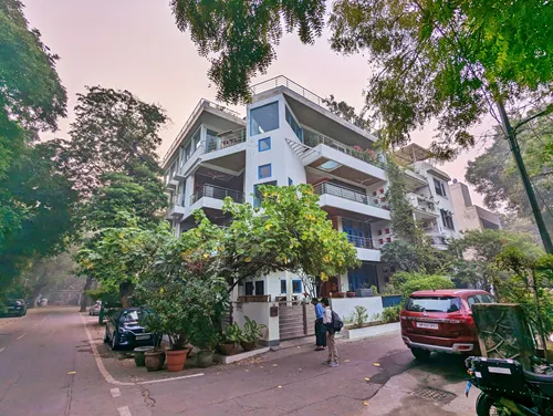 Outside view of Hotel B Nineteen in India