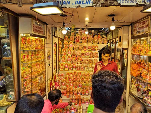 Dariba Kalan (The Silver Chowk) in Chandni Chowk in Delhi in India