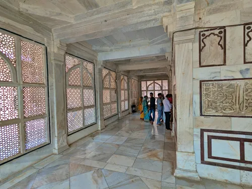 Sheikh Salim Chishti Tomb at Jama Masjid at Fatehpur Sikri Fort between Agra and Jaipur in India