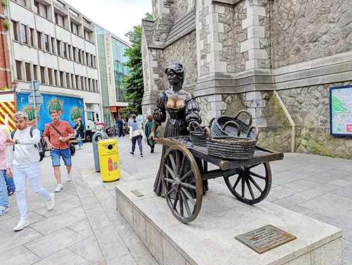 Molly Malone Statue in Dublin in Ireland
