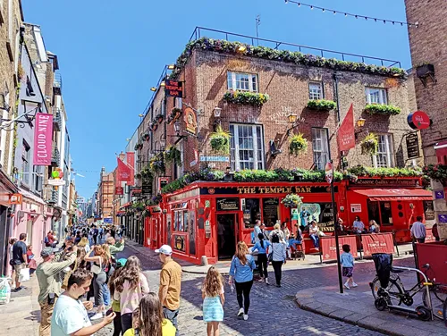 Temple Bar Pub in Dublin in Ireland