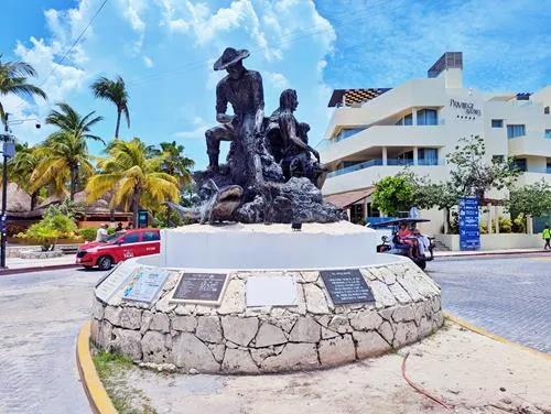 El Pescador Statue in Isla Mujeres