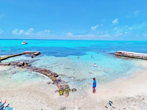 Garrafon de Castilla beach in Isla Mujeres