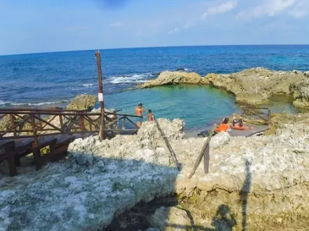 Piscina del Rey at MIA Reef Hotel in Isla Mujeres