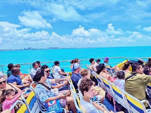 View from the Ultramar Ferryonto the turquoise water while siling to Isla Mujeres