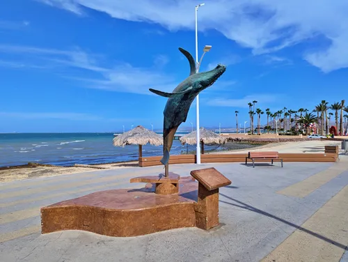 La Ballena Jorobada / The Humpback Whale Statue in La Paz, Mexico
