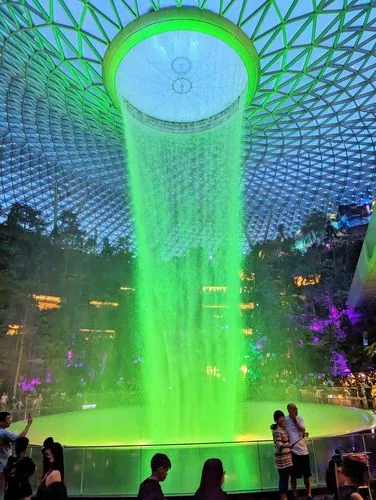 Changi Airport: HSBC Light & Sound Show at Rain Vortex in Jewel in Singapore
