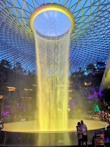 Changi Airport: HSBC Light & Sound Show at Rain Vortex in Jewel in Singapore