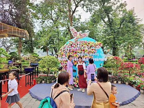 Festival around Hoàn Kiếm Lake in Hanoi in Vietnam