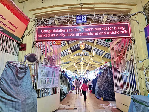 photo of the entrance to Ben Thanh Market in Ho Chi Minh City, Vietnam