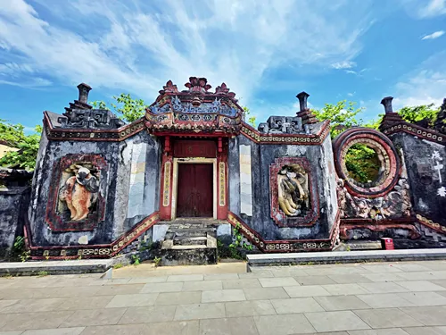 Ba Mu Temple Gate in Hoi An in Vietnam