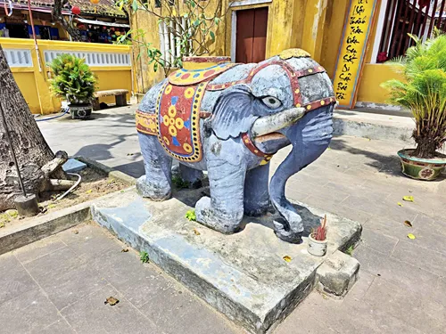 elephant statue at Đình Ông Voi Village Hall in Hoi An in Vietnam