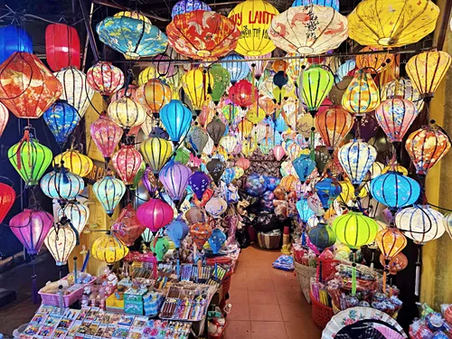 many lanterns at the Hoi An Lantern Festival in Vietnam