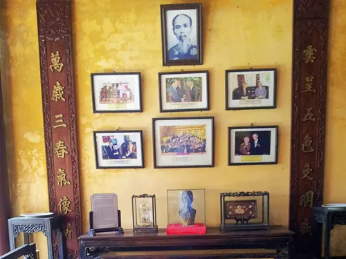 Beautifully decorated interior of the Quan Thang Old House in Hoi An in Vietnam