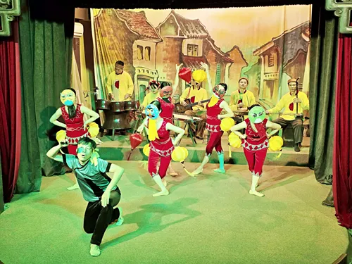 Vietnamese Folk Music Show at Hội An Traditional Art Performance House in Vietnam
