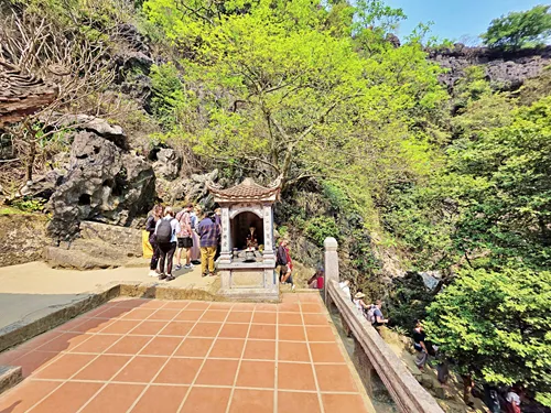 Upper Pagoda (Chùa Thượng) at Bich Dong Pagoda in Ninh Binh in Vietnam