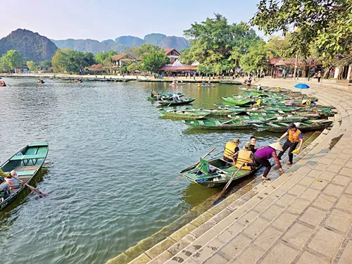 starting point of the Tam Cốc Boat Tour near Ninh Binh in Vietnam