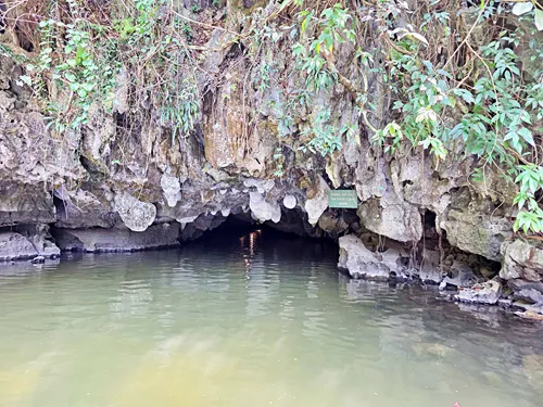 Hang Ba Giọt (Three-Drop Cave) on Route 1 of the Trang An Boat near Ninh Binh in Vietnam