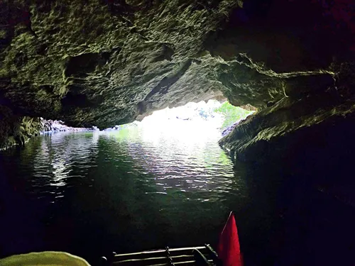 Hang Sơn Dương (Sơn Dương Cave) on Route 1 of the Trang An Boat near Ninh Binh in Vietnam